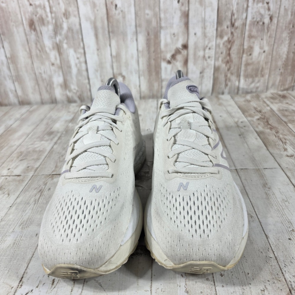 New Balance Fresh Foam 880 v11 Womens Running Shoes Cream Purple W880B11 Size 9 - Picture 2 of 8